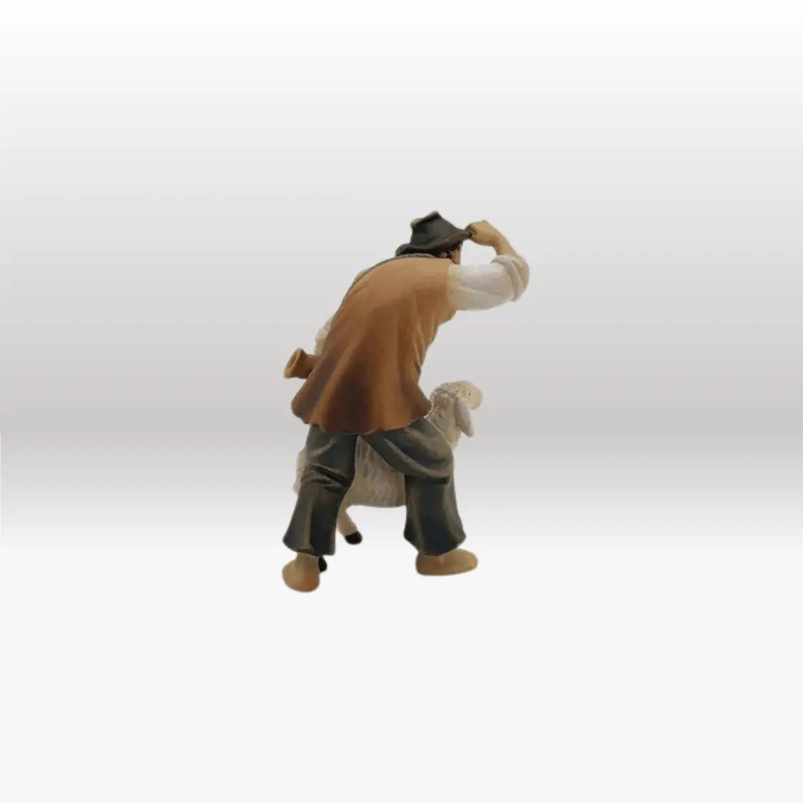 Hirte schauend mit Schaf von Kostner-2