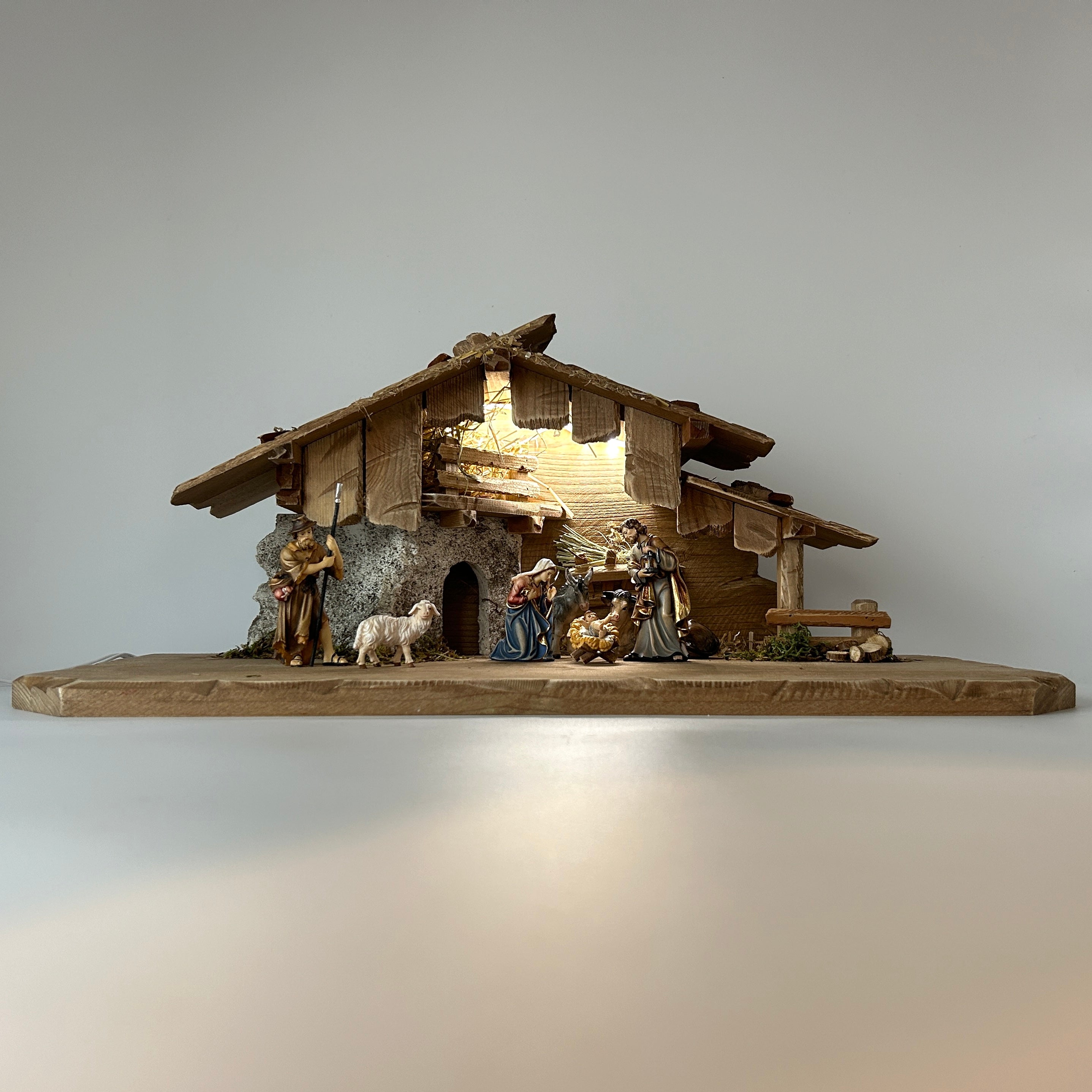 Krippenfiguren Set mit Stall Tradition (7 Figuren) von Kostner